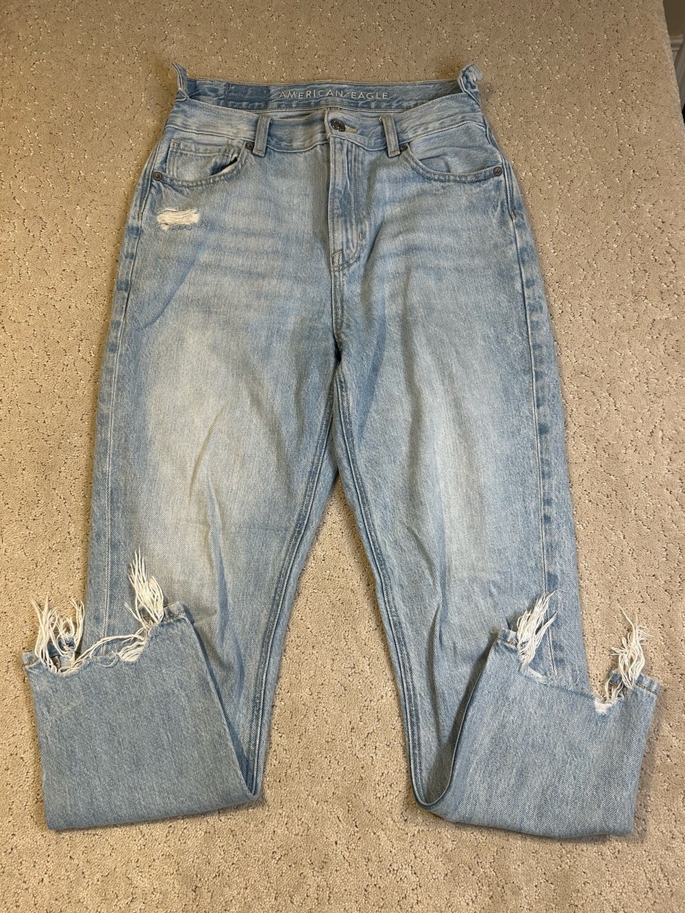 American Eagle Highest Rise Mom Jeans 2 Short Womens Light Wash Straight Leg